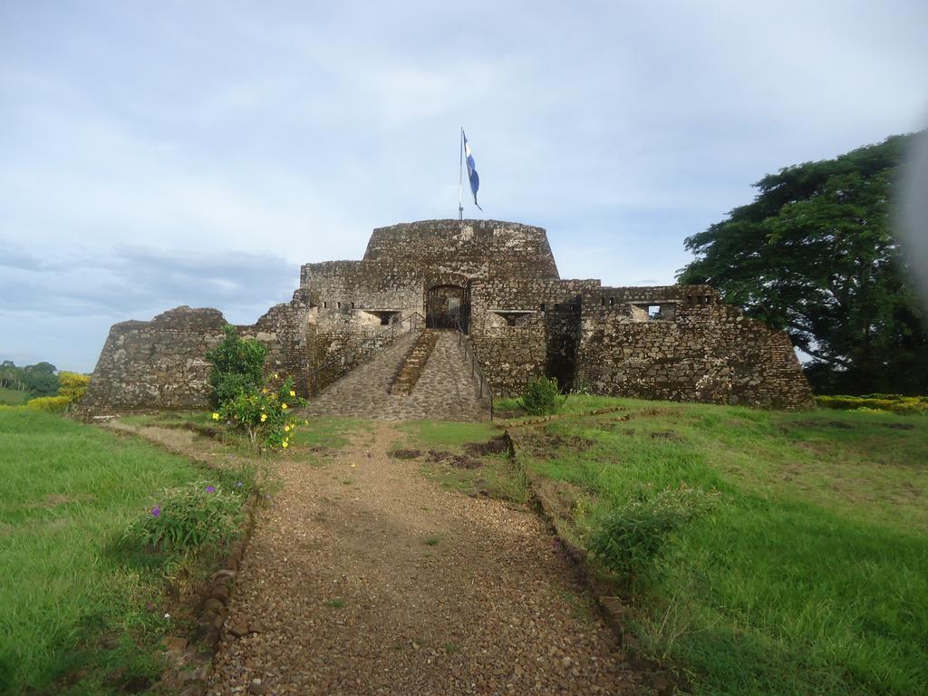 Hotel Lara'S Planet El Castillo de La Concepción 外观 照片