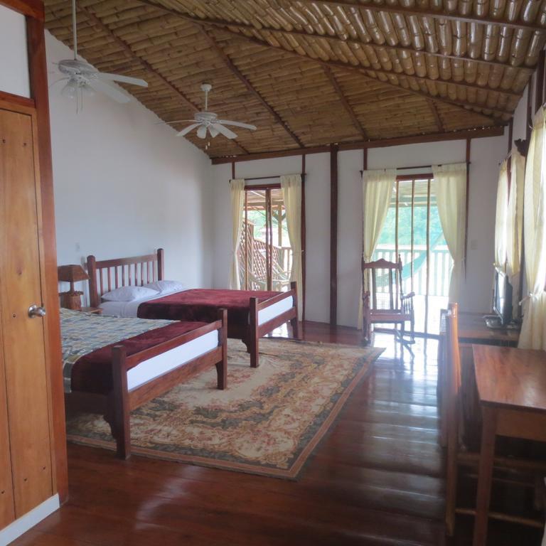 Hotel Lara'S Planet El Castillo de La Concepción 外观 照片