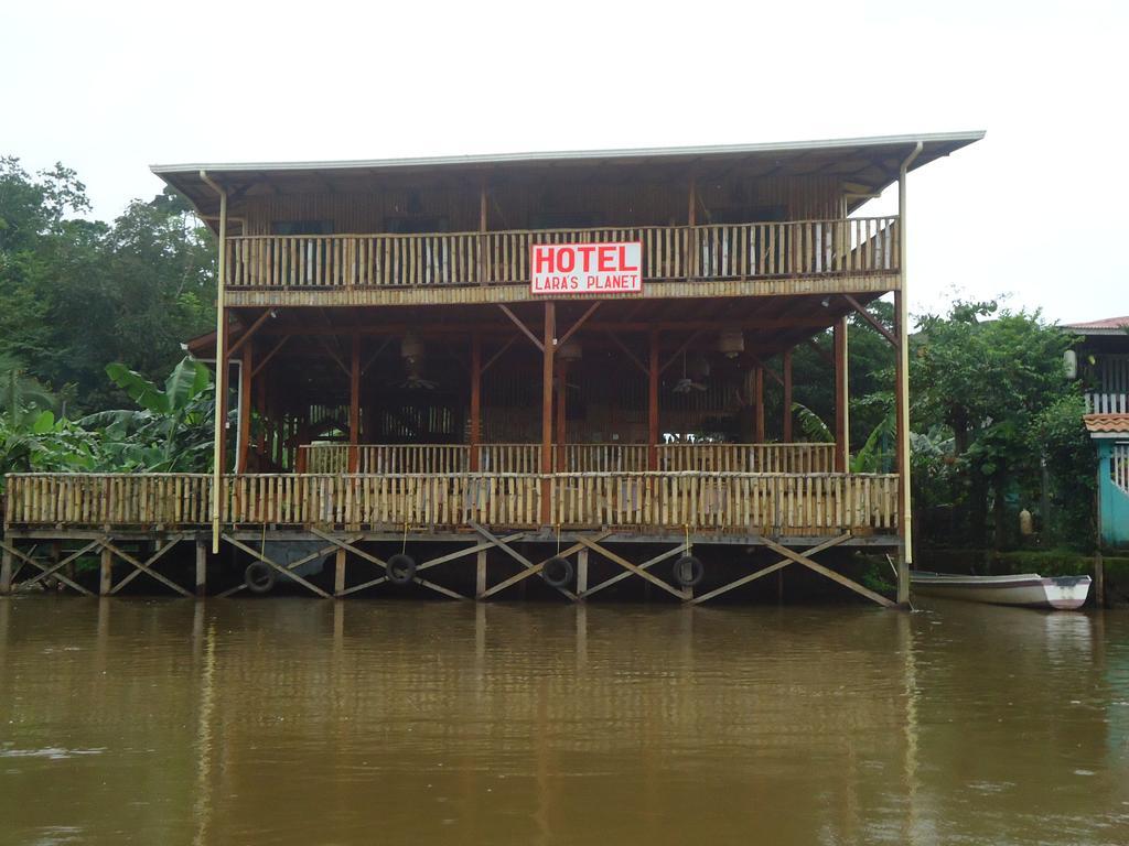 Hotel Lara'S Planet El Castillo de La Concepción 外观 照片