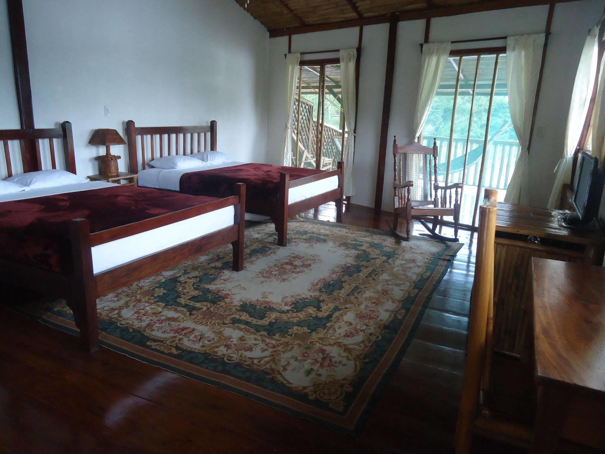 Hotel Lara'S Planet El Castillo de La Concepción 外观 照片